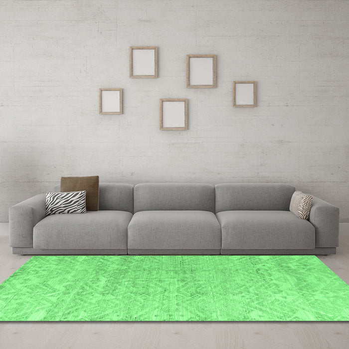 Machine Washable Solid Emerald Green Modern Area Rugs in a Living Room,, wshabs4549emgrn