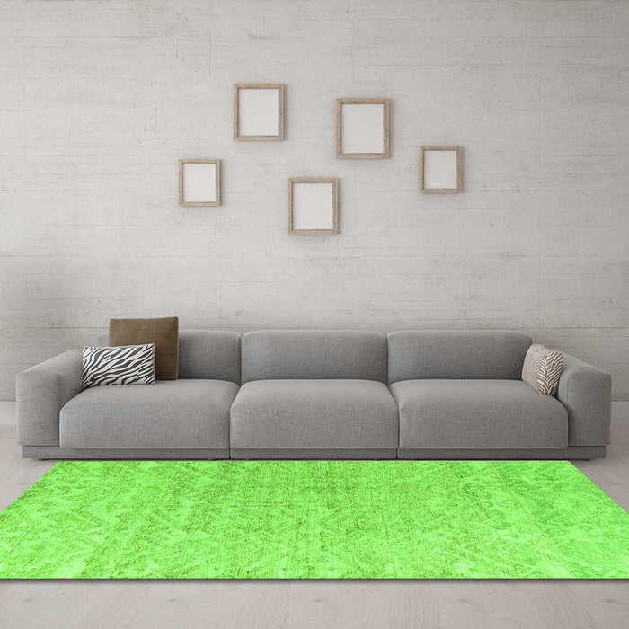 Machine Washable Solid Green Modern Area Rugs in a Living Room,, wshabs4549grn