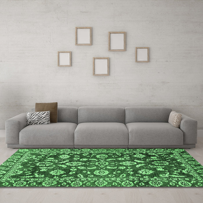 Machine Washable Oriental Emerald Green Traditional Area Rugs in a Living Room,, wshabs454emgrn