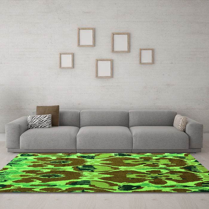 Machine Washable Abstract Green Modern Area Rugs in a Living Room,, wshabs4552grn