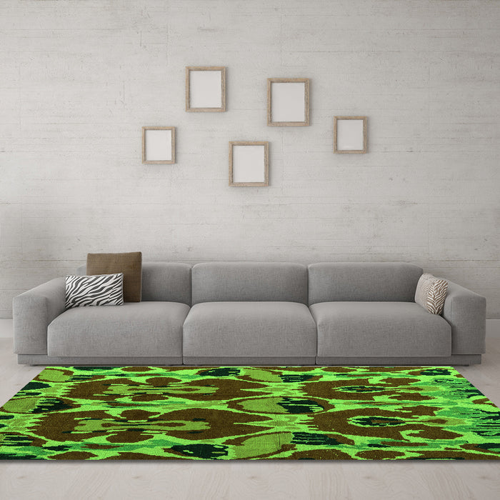Machine Washable Abstract Green Modern Area Rugs in a Living Room,, wshabs4553grn