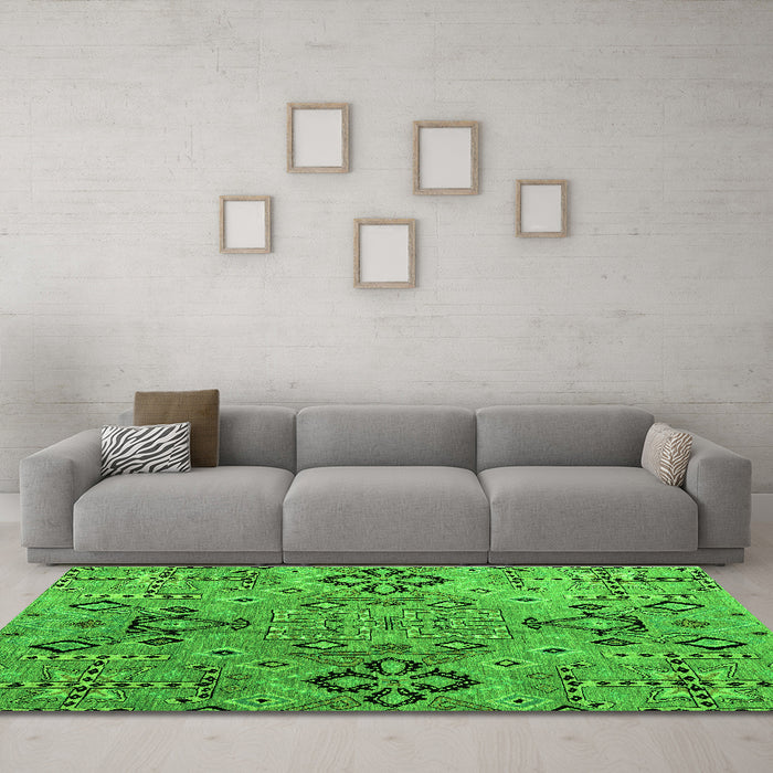 Machine Washable Abstract Green Modern Area Rugs in a Living Room,, wshabs4560grn