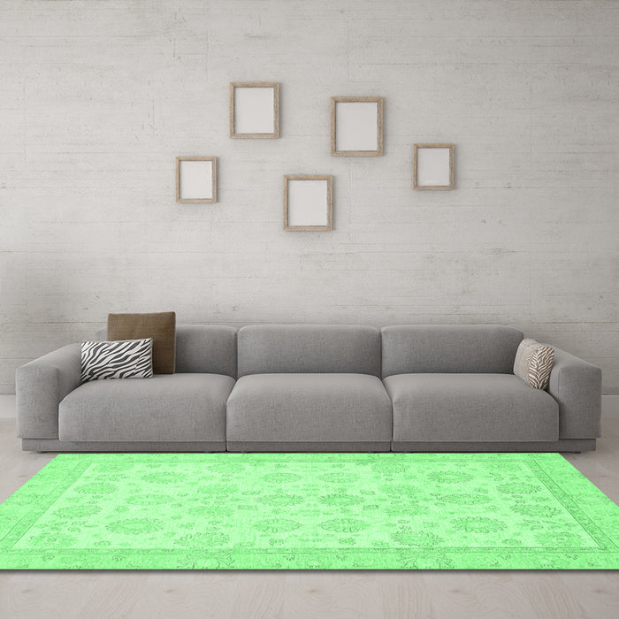Machine Washable Oriental Emerald Green Traditional Area Rugs in a Living Room,, wshabs456emgrn