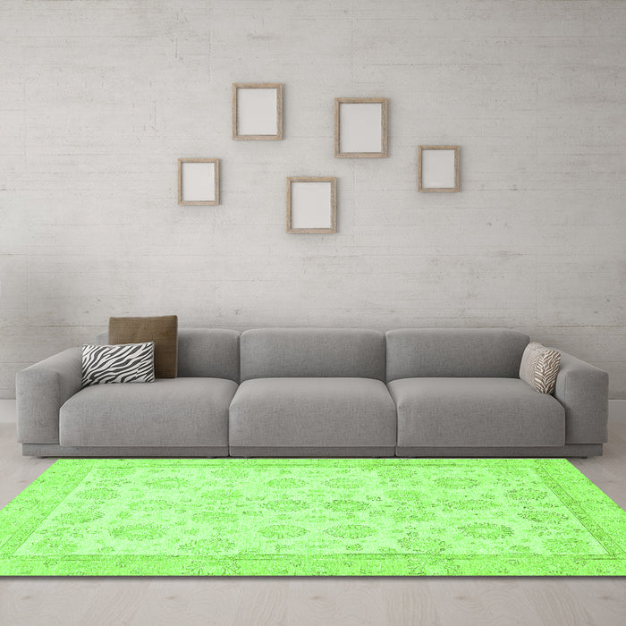 Machine Washable Oriental Green Traditional Area Rugs in a Living Room,, wshabs456grn
