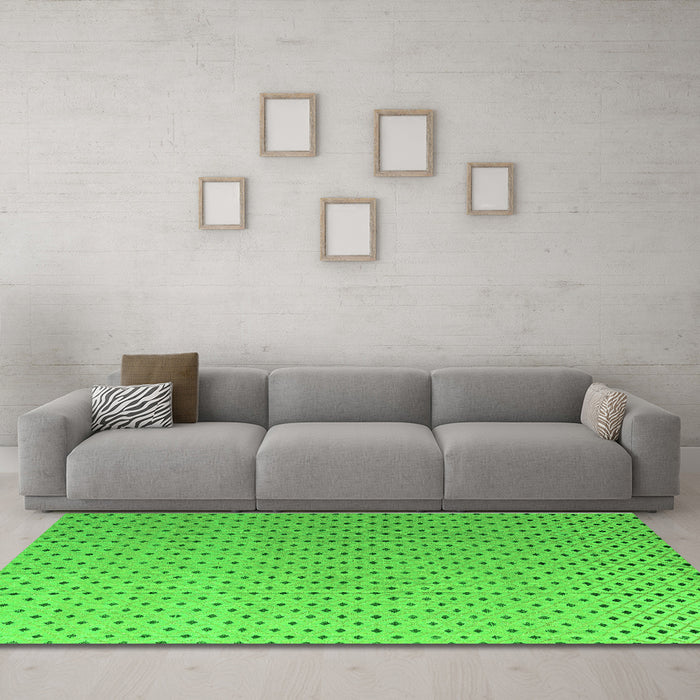 Machine Washable Solid Green Modern Area Rugs in a Living Room,, wshabs4580grn