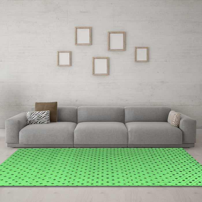 Machine Washable Solid Emerald Green Modern Area Rugs in a Living Room,, wshabs4580emgrn