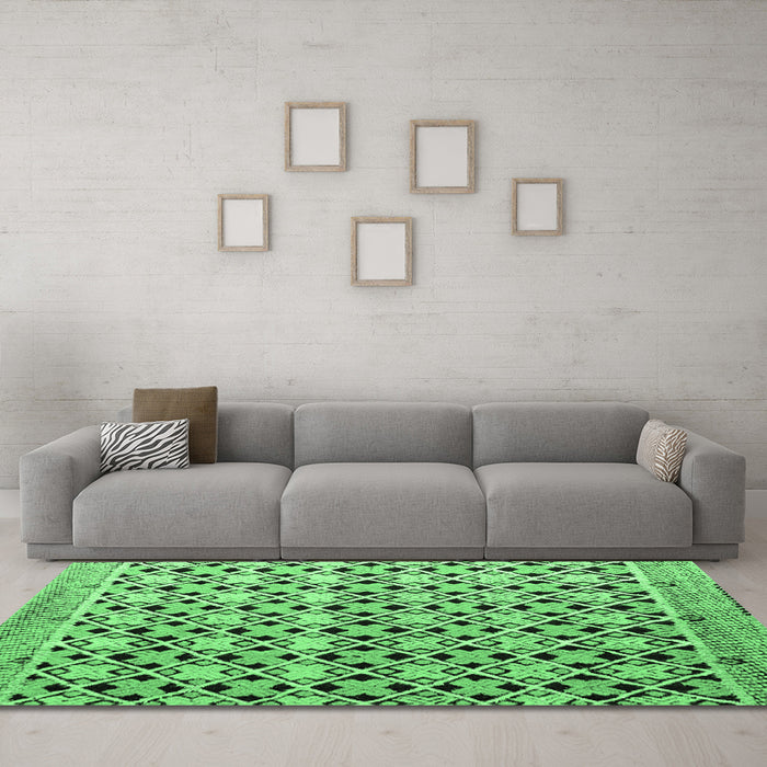 Machine Washable Abstract Emerald Green Modern Area Rugs in a Living Room,, wshabs4585emgrn