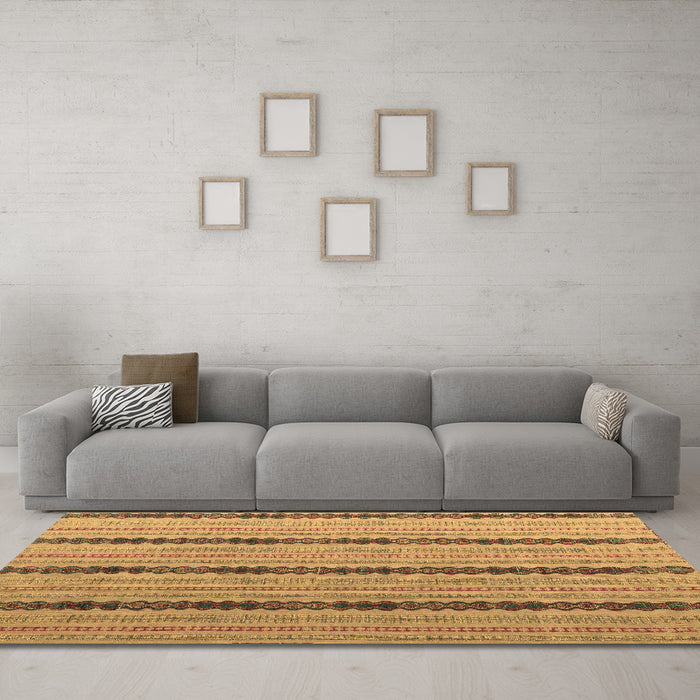 Machine Washable Abstract Brown Modern Rug in a Living Room,, wshabs4587brn