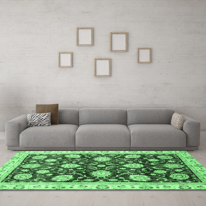Machine Washable Oriental Emerald Green Traditional Area Rugs in a Living Room,, wshabs458emgrn