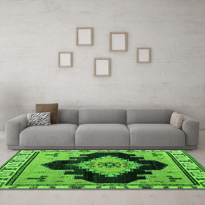 Machine Washable Abstract Green Modern Area Rugs in a Living Room,, wshabs4592grn