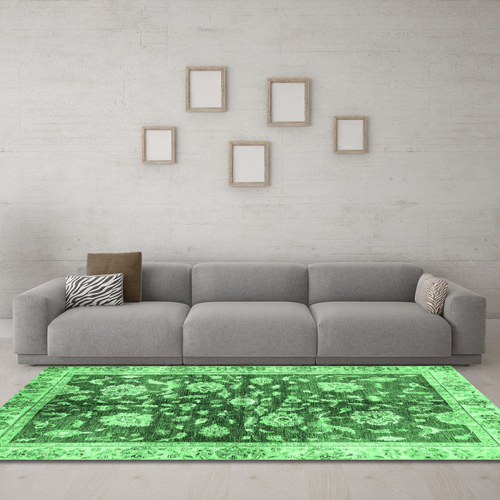 Machine Washable Oriental Emerald Green Traditional Area Rugs in a Living Room,, wshabs459emgrn