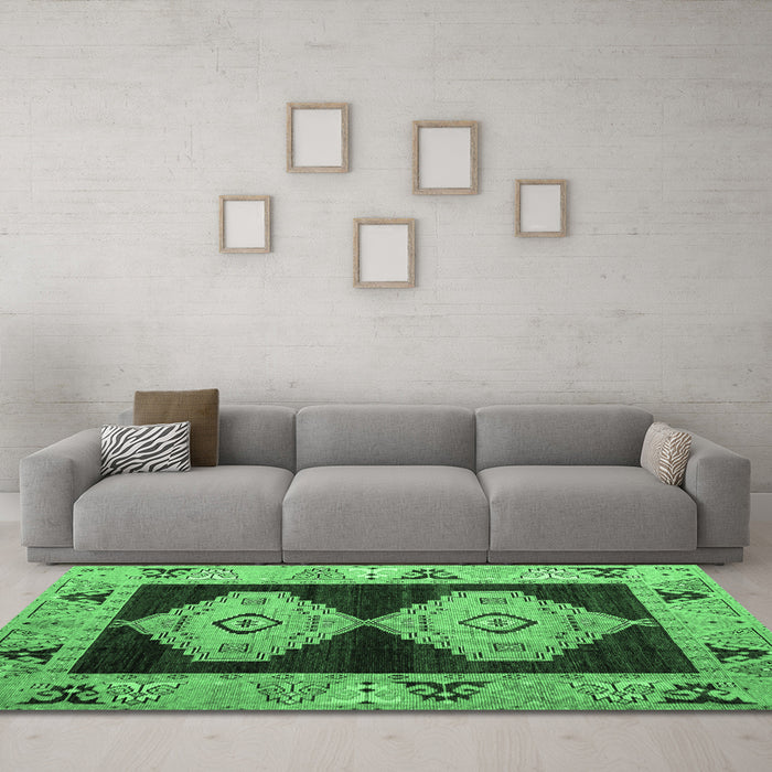 Machine Washable Abstract Emerald Green Modern Area Rugs in a Living Room,, wshabs4602emgrn
