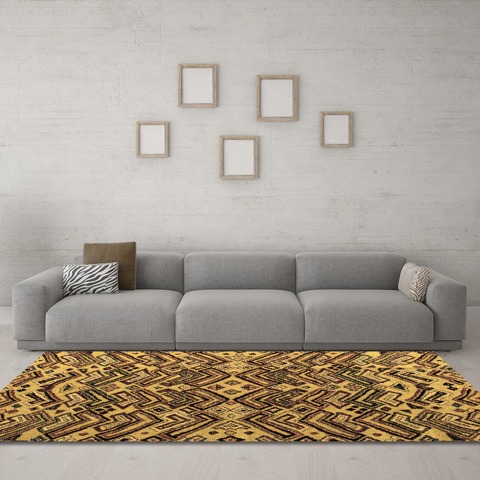 Machine Washable Abstract Brown Modern Rug in a Living Room,, wshabs4628brn