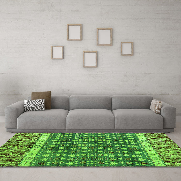 Machine Washable Abstract Green Modern Area Rugs in a Living Room,, wshabs4631grn