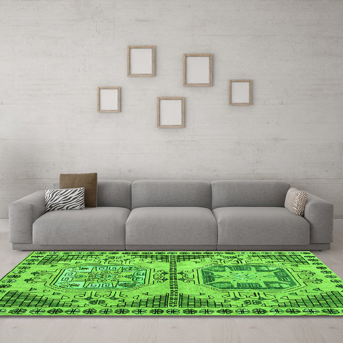 Machine Washable Abstract Green Modern Area Rugs in a Living Room,, wshabs4632grn