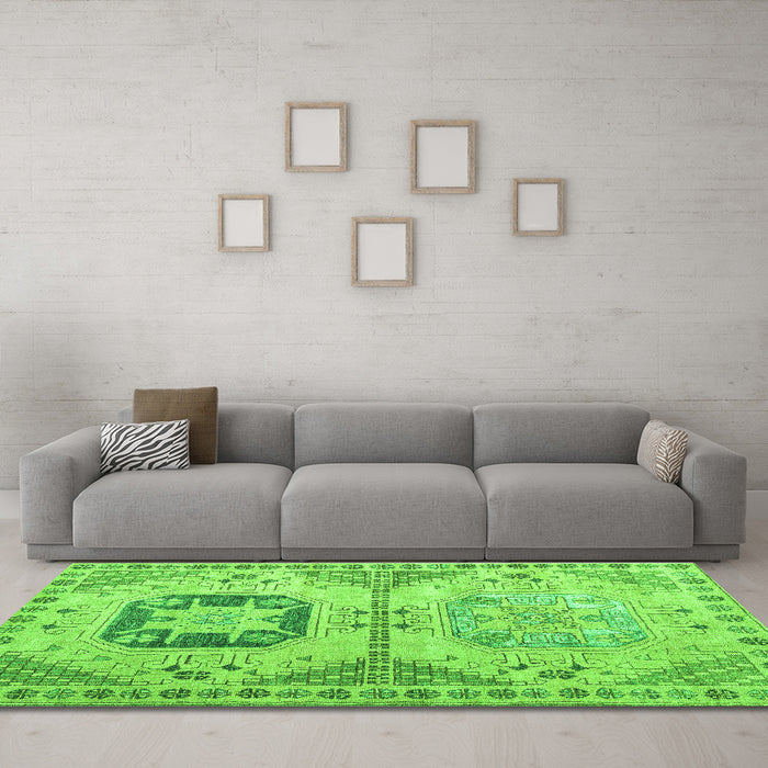 Machine Washable Abstract Green Modern Area Rugs in a Living Room,, wshabs4634grn