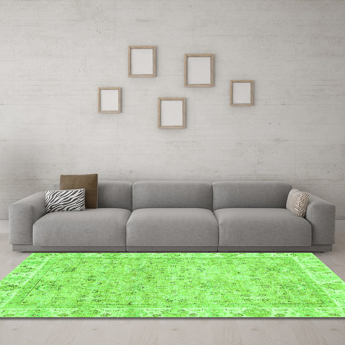 Machine Washable Abstract Green Modern Area Rugs in a Living Room,, wshabs463grn
