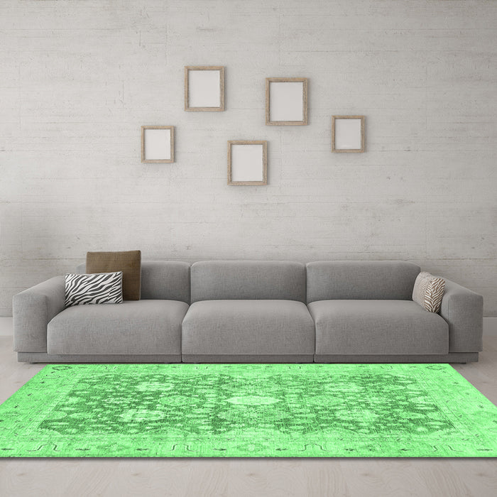 Machine Washable Abstract Emerald Green Modern Area Rugs in a Living Room,, wshabs464emgrn