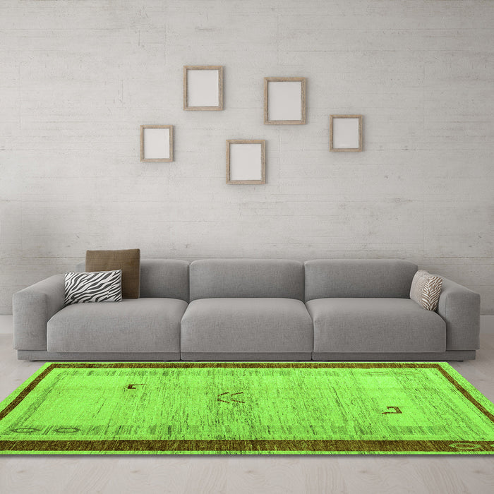 Machine Washable Abstract Green Modern Area Rugs in a Living Room,, wshabs4666grn