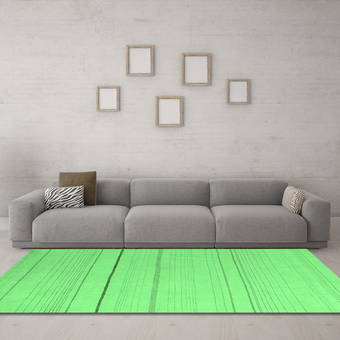 Machine Washable Solid Emerald Green Modern Area Rugs in a Living Room,, wshabs4669emgrn