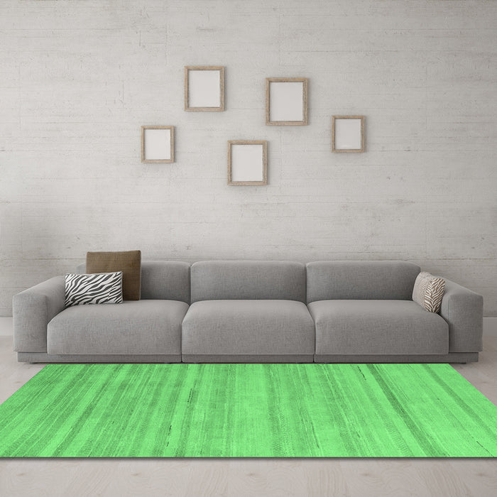 Machine Washable Solid Emerald Green Modern Area Rugs in a Living Room,, wshabs4695emgrn