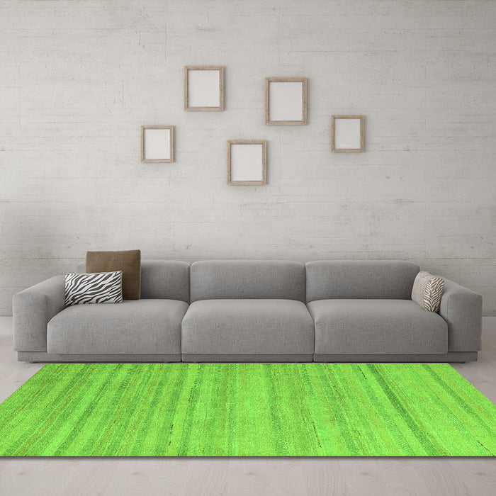 Machine Washable Solid Green Modern Area Rugs in a Living Room,, wshabs4695grn