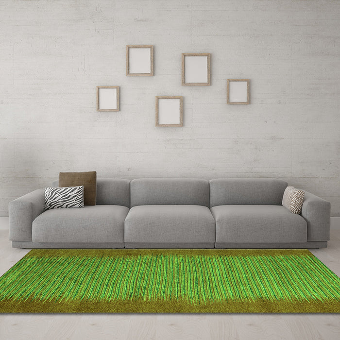 Machine Washable Abstract Green Modern Area Rugs in a Living Room,, wshabs4697grn