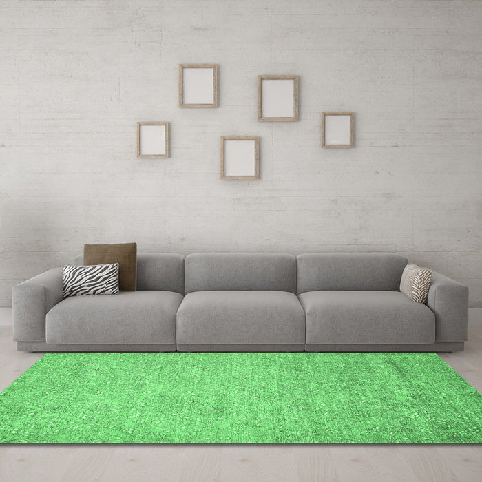 Machine Washable Abstract Emerald Green Modern Area Rugs in a Living Room,, wshabs469emgrn