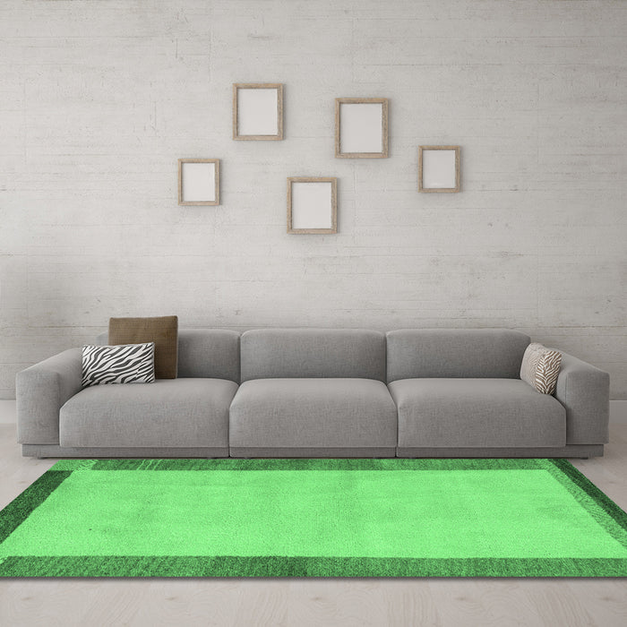Machine Washable Abstract Emerald Green Modern Area Rugs in a Living Room,, wshabs4707emgrn