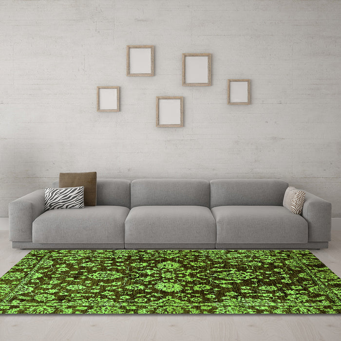 Machine Washable Abstract Green Modern Area Rugs in a Living Room,, wshabs470grn
