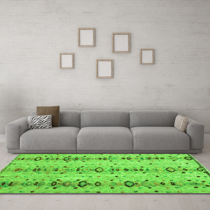 Machine Washable Abstract Green Modern Area Rugs in a Living Room,, wshabs4711grn