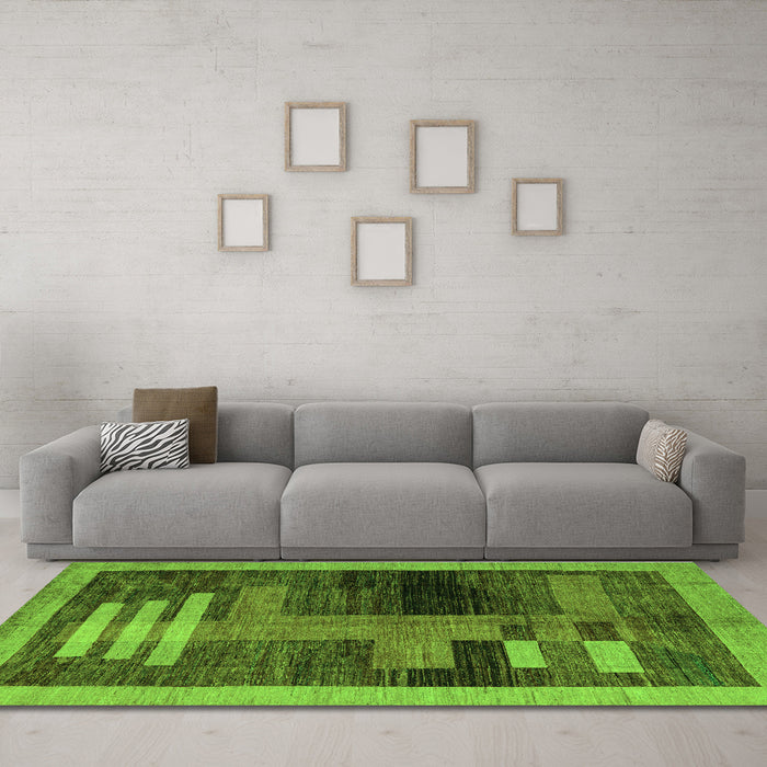 Machine Washable Abstract Green Modern Area Rugs in a Living Room,, wshabs4713grn
