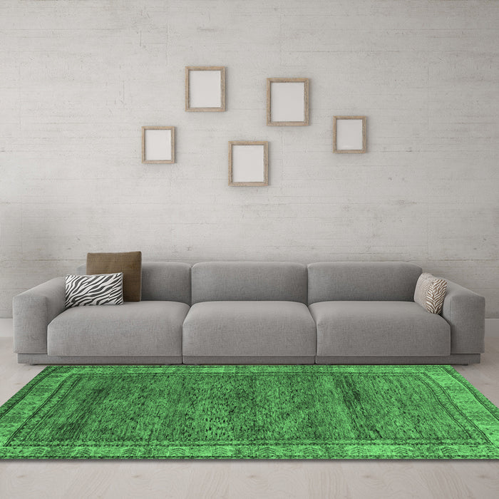 Machine Washable Abstract Emerald Green Modern Area Rugs in a Living Room,, wshabs4716emgrn