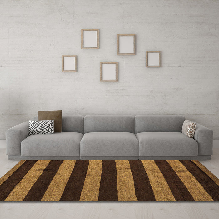Machine Washable Oriental Brown Modern Rug in a Living Room,, wshabs4721brn