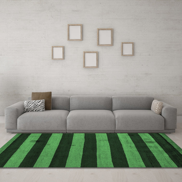 Machine Washable Oriental Emerald Green Modern Area Rugs in a Living Room,, wshabs4721emgrn