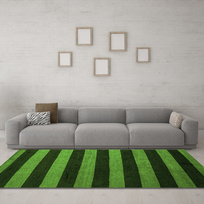 Machine Washable Oriental Green Modern Area Rugs in a Living Room,, wshabs4722grn