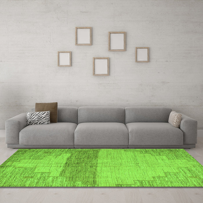 Machine Washable Oriental Green Modern Area Rugs in a Living Room,, wshabs4729grn