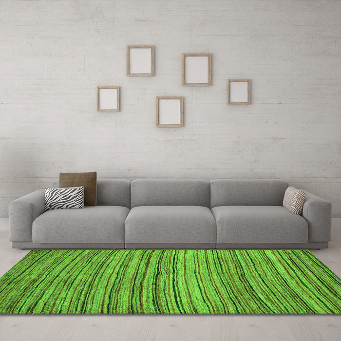 Machine Washable Abstract Green Modern Area Rugs in a Living Room,, wshabs4732grn