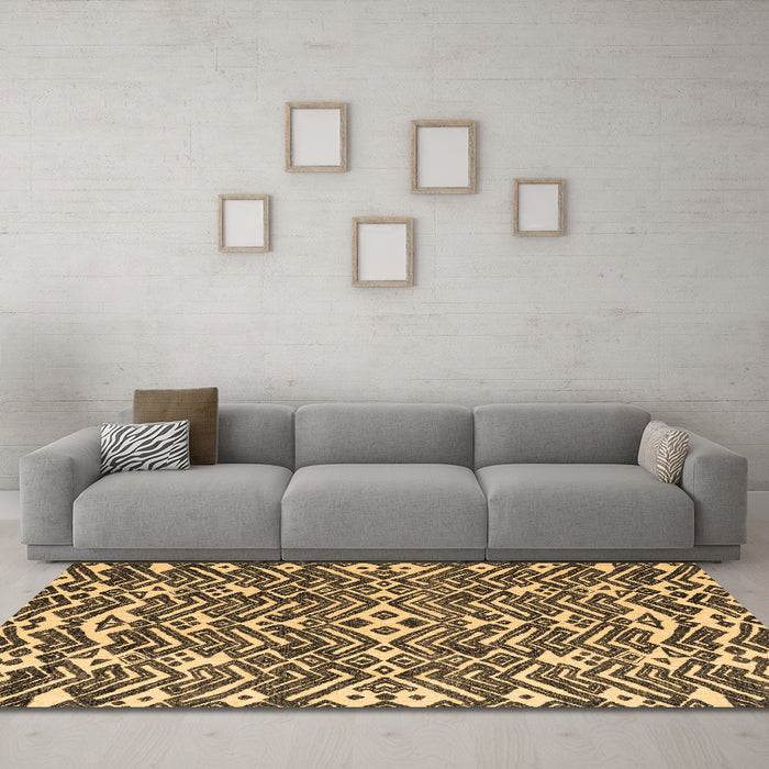 Machine Washable Abstract Brown Modern Rug in a Living Room,, wshabs4744brn
