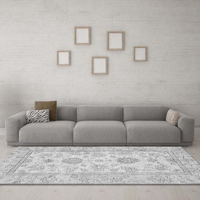 Machine Washable Oriental Gray Traditional Rug in a Living Room,, wshabs477gry