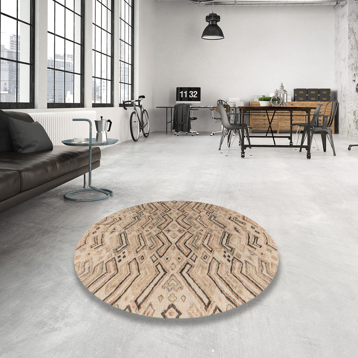 Round Abstract Dark Almond Brown Solid Rug in a Office, abs4788