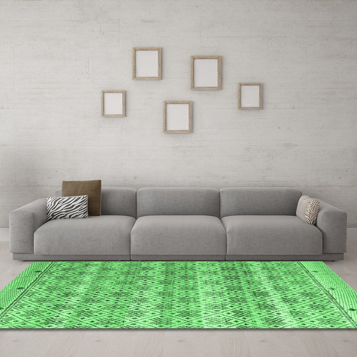 Machine Washable Abstract Emerald Green Modern Area Rugs in a Living Room,, wshabs4806emgrn