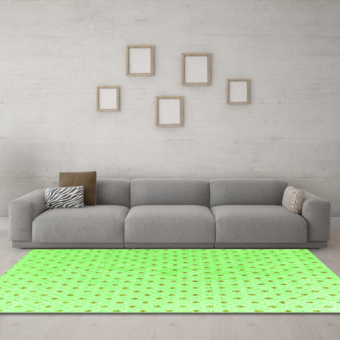 Machine Washable Abstract Green Modern Area Rugs in a Living Room,, wshabs4810grn