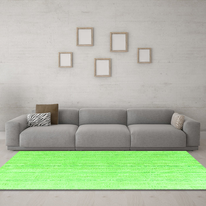 Machine Washable Solid Green Modern Area Rugs in a Living Room,, wshabs4812grn