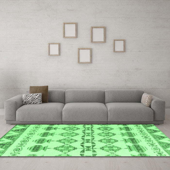Machine Washable Abstract Emerald Green Modern Area Rugs in a Living Room,, wshabs4826emgrn