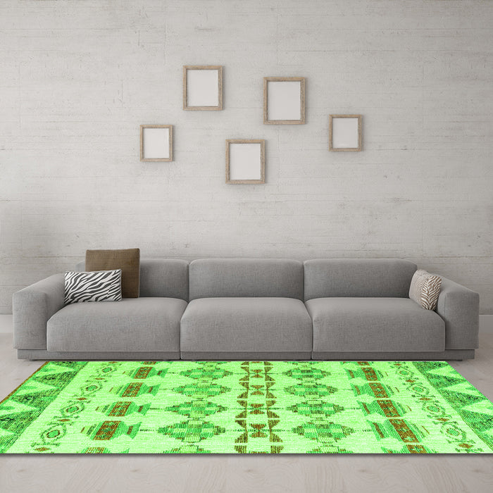 Machine Washable Abstract Green Modern Area Rugs in a Living Room,, wshabs4826grn
