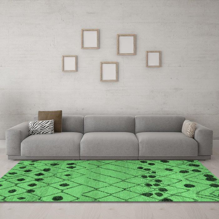 Machine Washable Abstract Emerald Green Modern Area Rugs in a Living Room,, wshabs4827emgrn