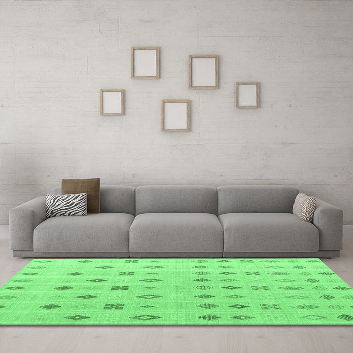 Machine Washable Abstract Emerald Green Modern Area Rugs in a Living Room,, wshabs4830emgrn