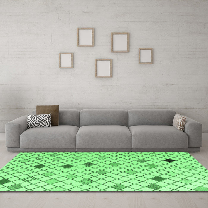 Machine Washable Solid Emerald Green Modern Area Rugs in a Living Room,, wshabs4846emgrn
