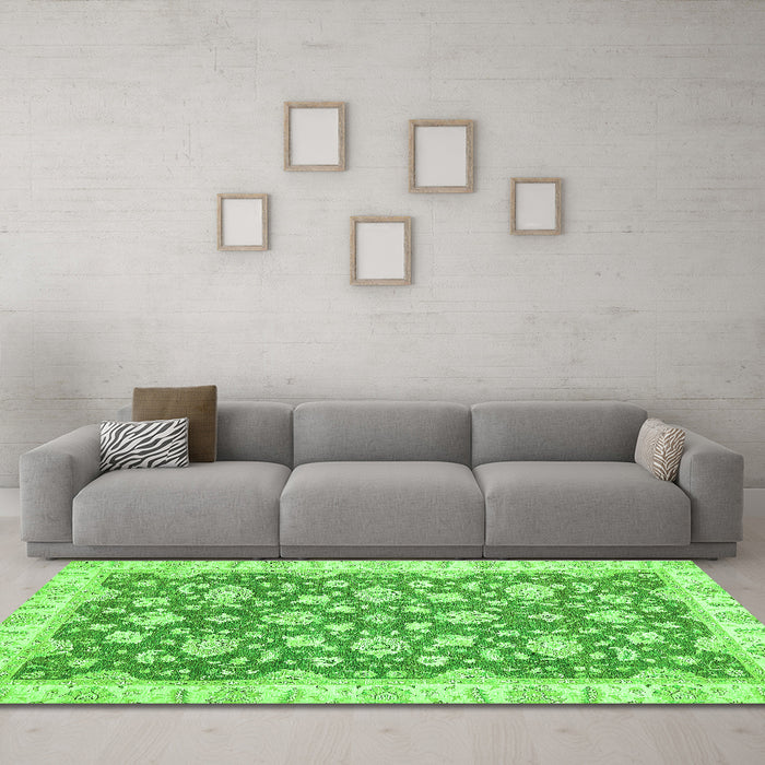 Machine Washable Oriental Green Traditional Area Rugs in a Living Room,, wshabs484grn